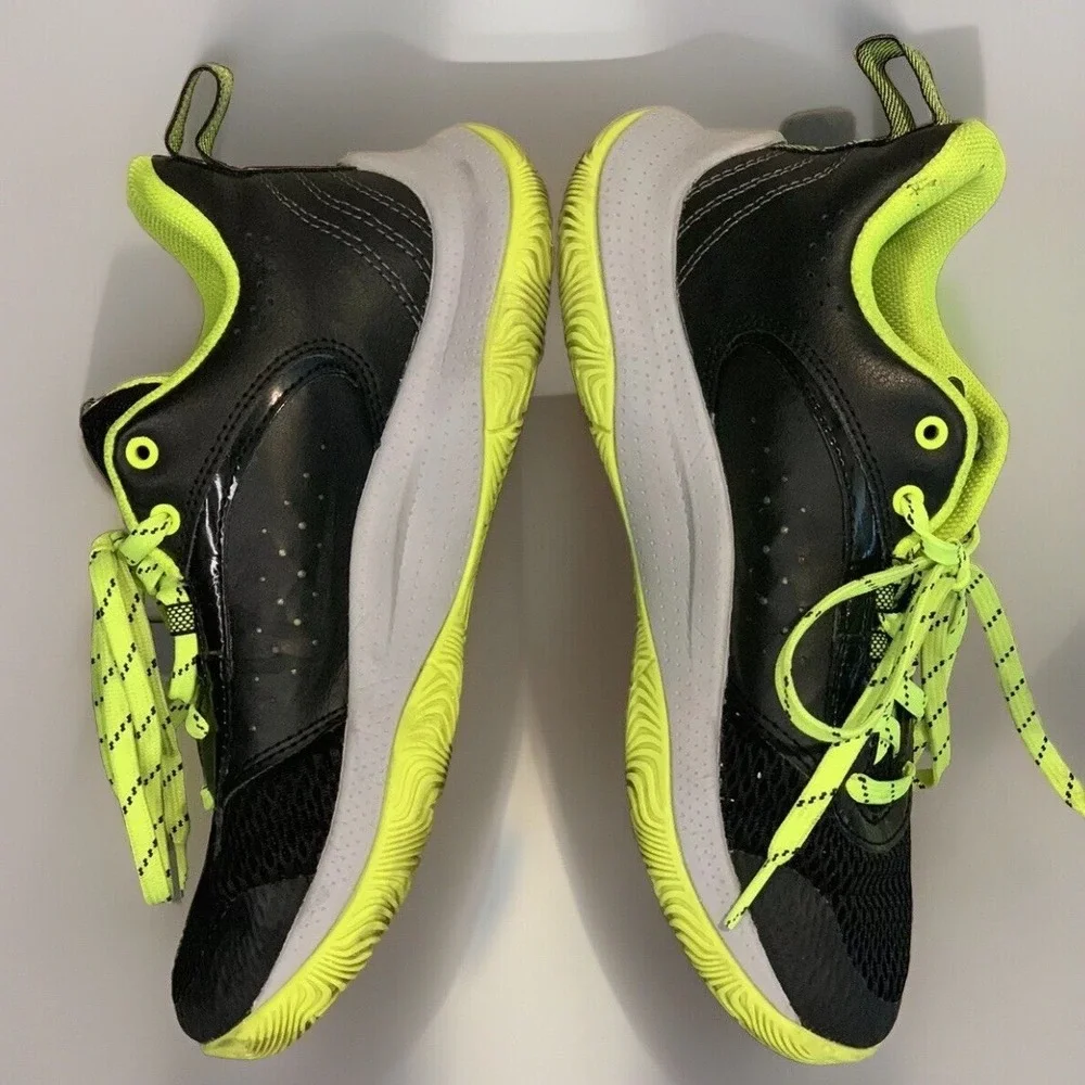 Under Armour Curry Youth Basketball Shoes Black Neon Yellow Lace‎ Up Size 4.5Y